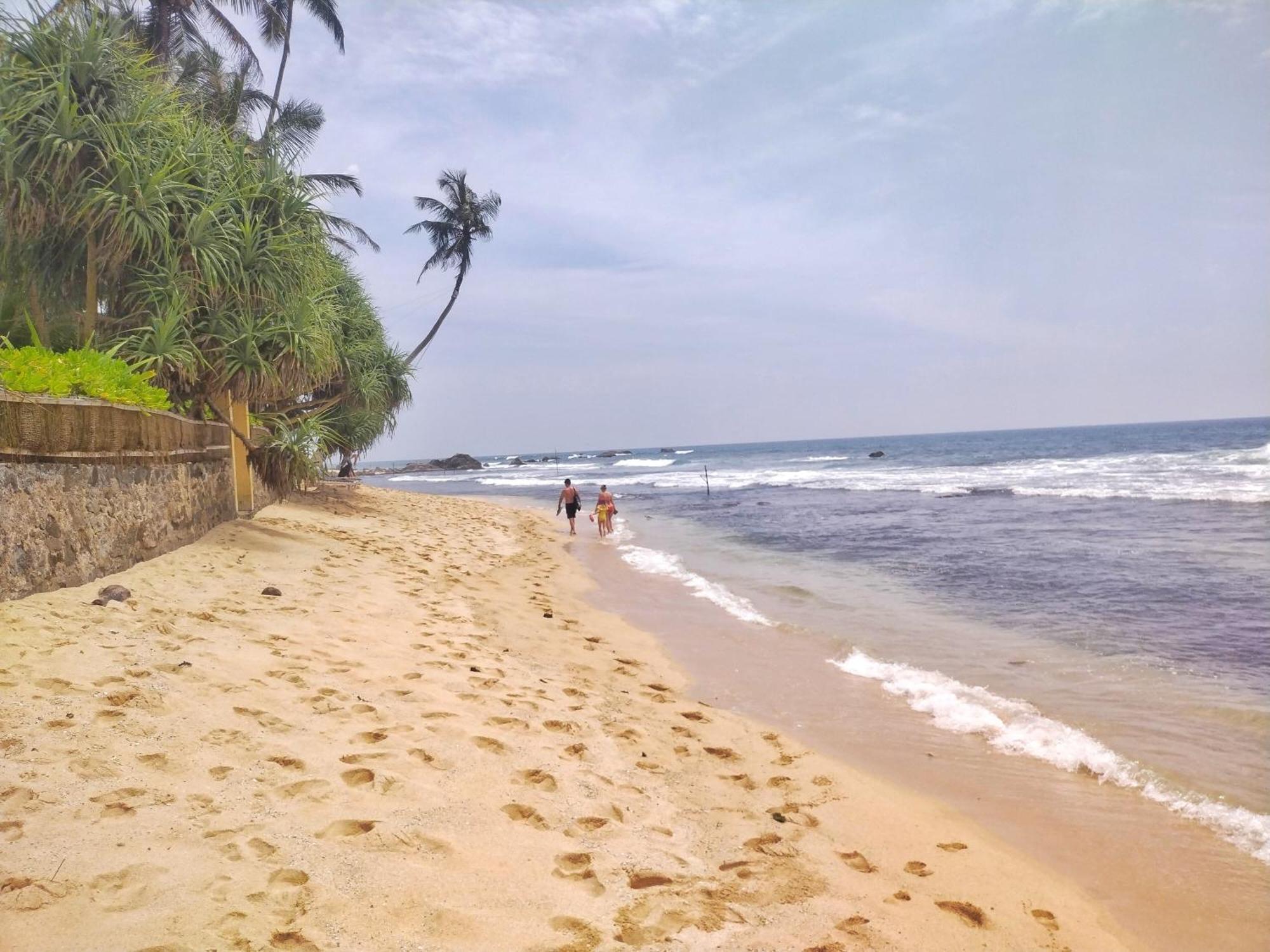 Dalawella Beach Resort Unawatuna Exterior photo