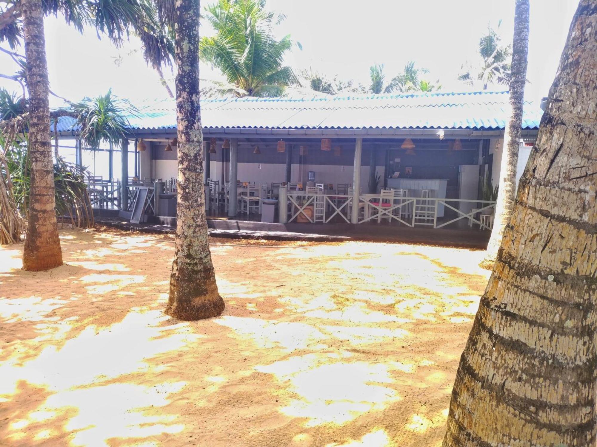 Dalawella Beach Resort Unawatuna Exterior photo