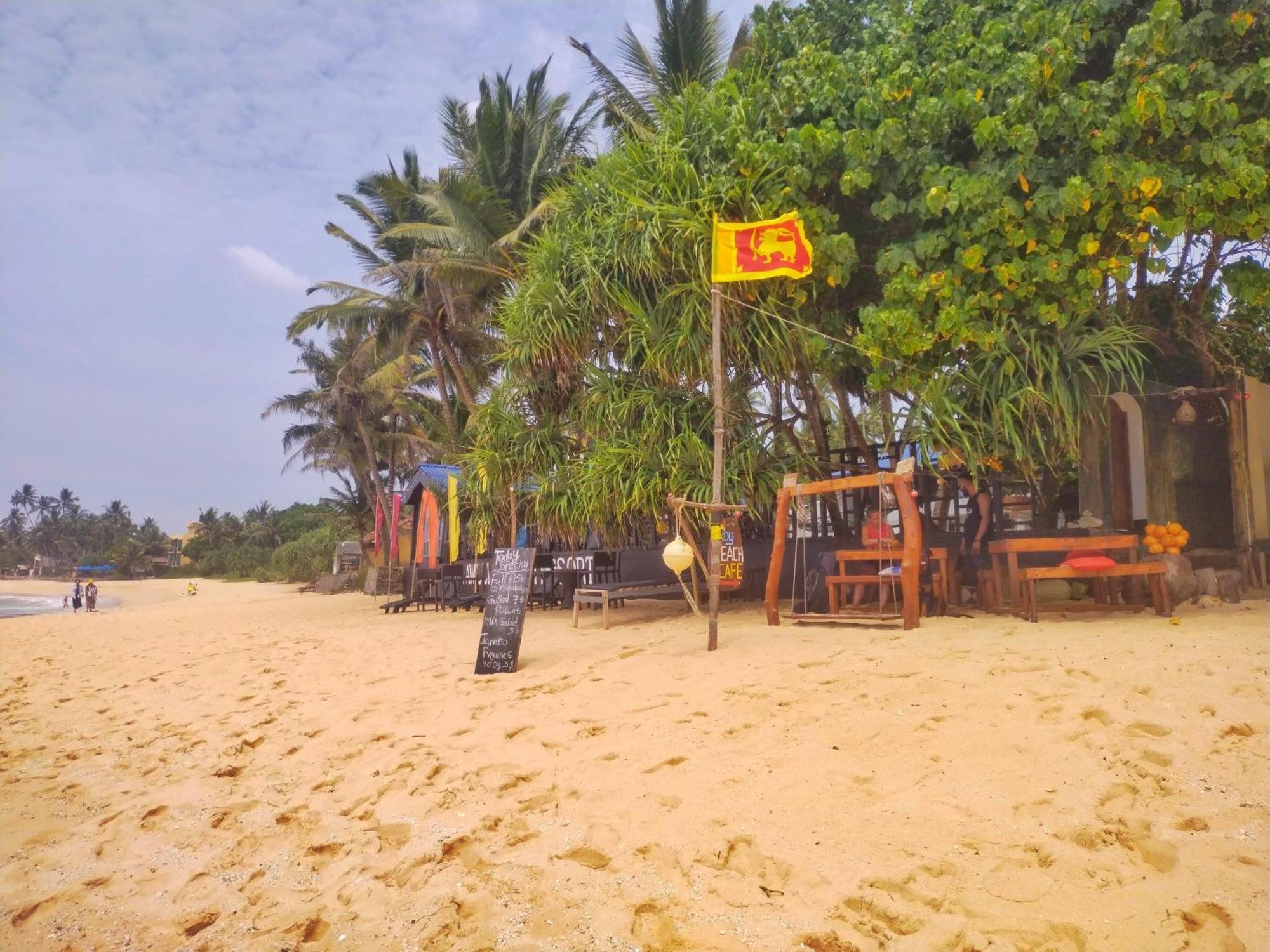 Dalawella Beach Resort Unawatuna Exterior photo